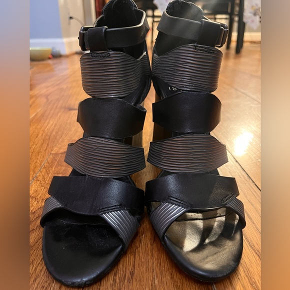 Isola Chunky Grey and Black Heels. Size 8 & 1/2. - Picture 2 of 8